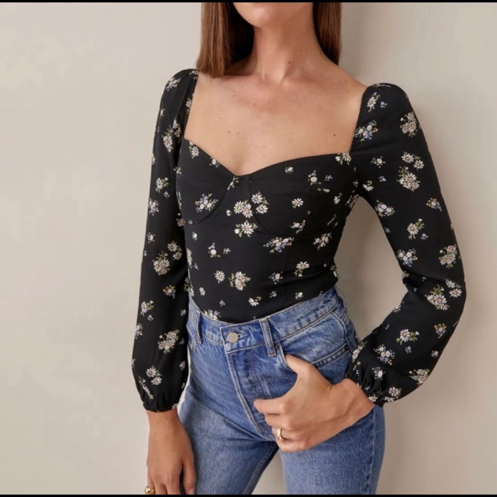 NWT Reformation Reign Top - Daisy Size 10
